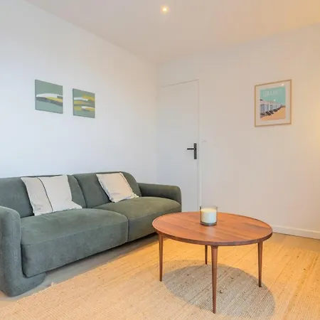 One Bedroom With Balcony And A View Apartament